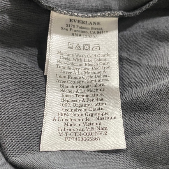 THE ESSENTIAL ORGANIC V-NECK TEE - S - Picture 8 of 9